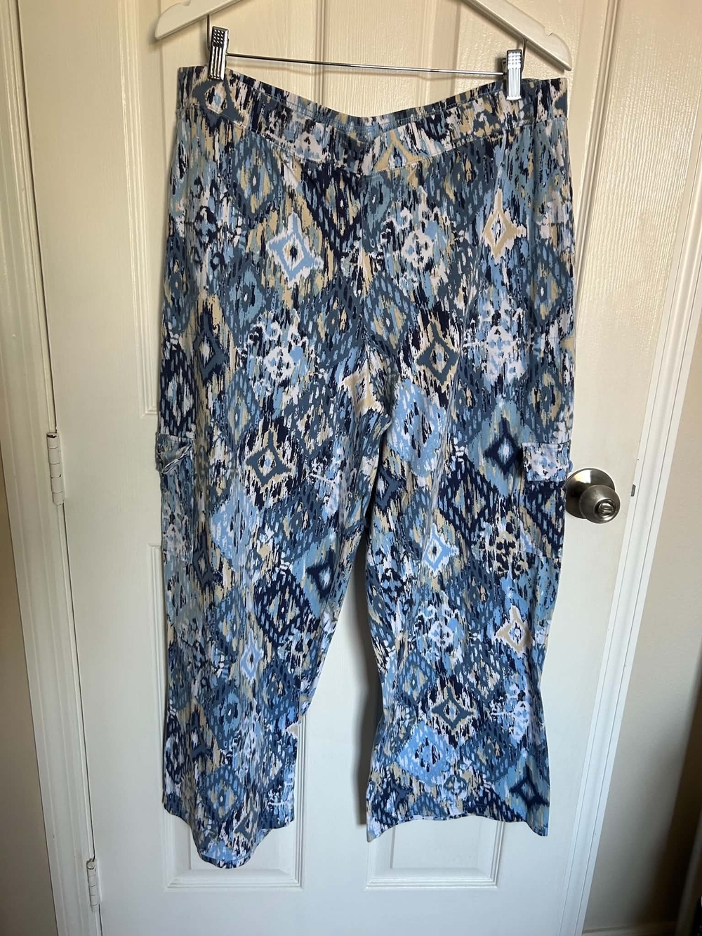 D&Co Beach Blue Ikat Print Pull-On Pants XL Stretch Cargo Pockets